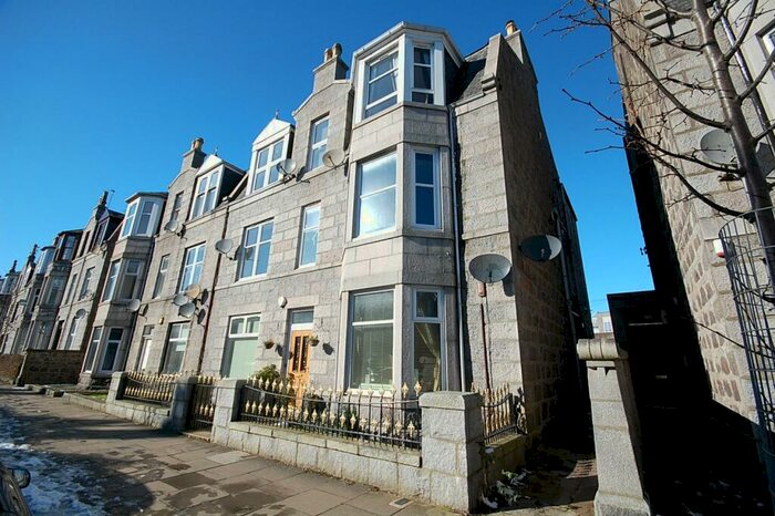 2 Bedroom Flat To Rent In Union Grove, West End, Aberdeen, AB10