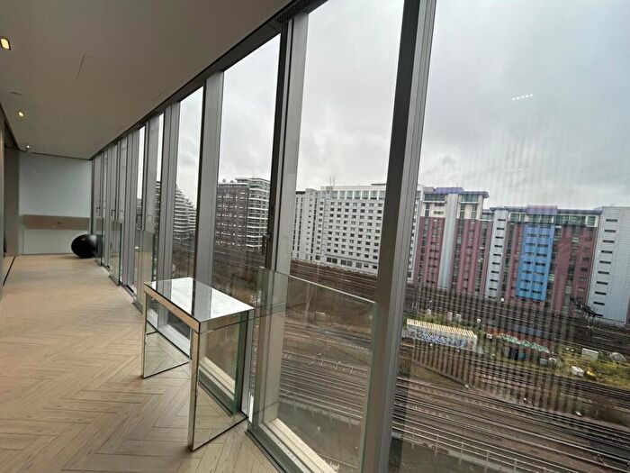 2 Bedroom Apartment To Rent In Circus Road West, Battersea Park, SW11