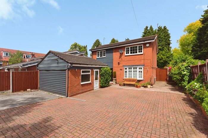 4 Bedroom Detached House For Sale In Hayfield Road, Birmingham, B13