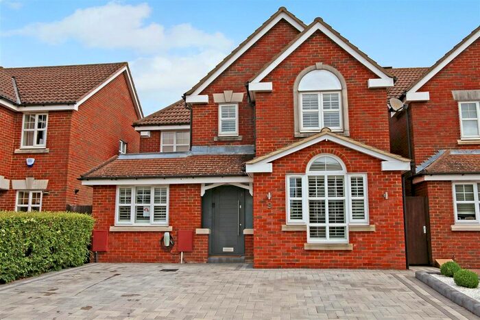 4 Bedroom Detached House To Rent In Charwood Close, Shenley, Radlett, WD7