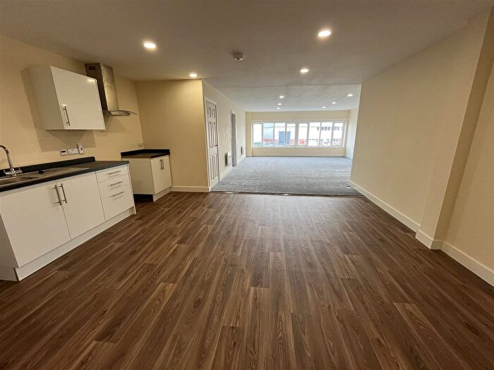 2 Bedroom Flat To Rent In Shaftesbury Lane, Blandford Forum, DT11