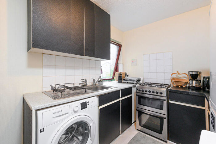 1 Bedroom Flat To Rent In Camden Road, Camden, NW1