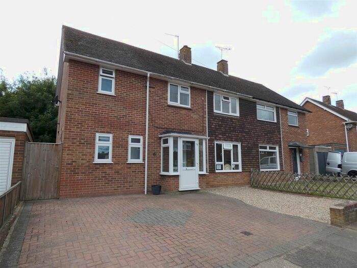 4 Bedroom Semi-Detached House To Rent In Crown Gardens, Canterbury, CT2