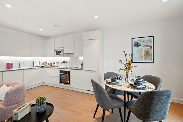 2 Bedroom Apartment To Rent In Pinnacle Tower, SE13