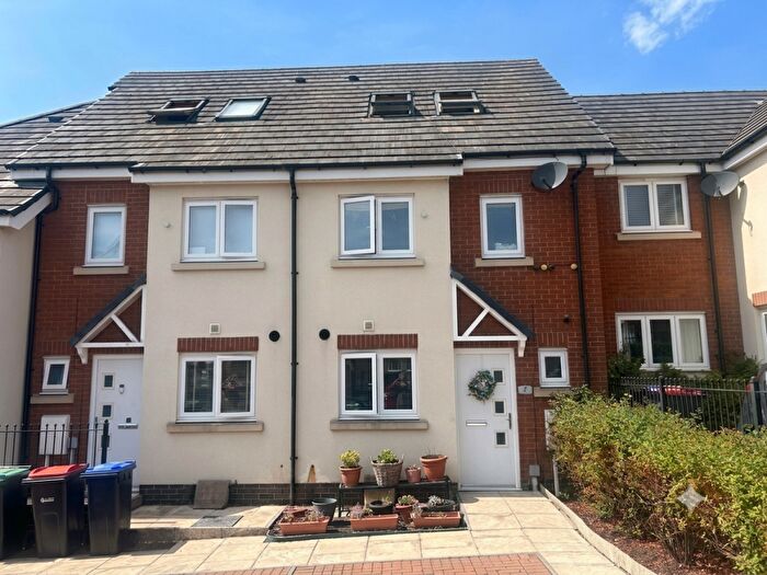 3 Bedroom Town House For Sale In Cavell Grove, Hucknall, Nottingham, NG15