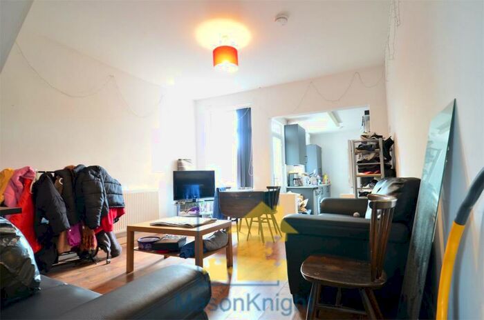 4 Bedroom Semi-Detached House To Rent In Student Property Milner Road Selly Oak, Birmingham, B29