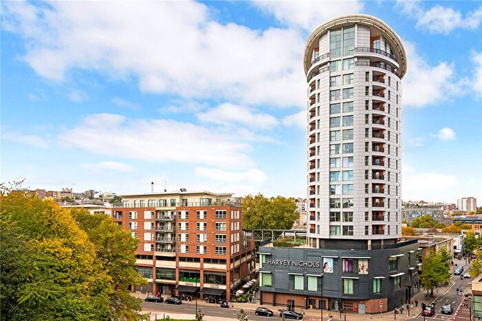 2 Bedroom Flat For Sale In Broad Weir, Bristol, Somerset, BS1