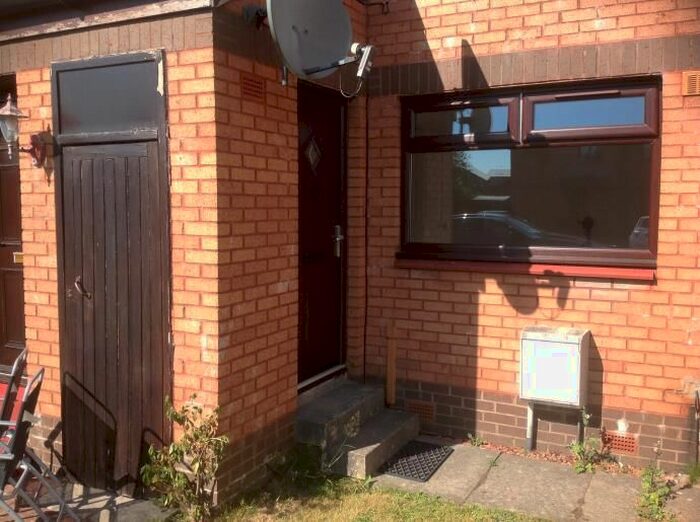 2 Bedroom Flat To Rent In Fisher Driver, Paisley, Renfrewshire PA1