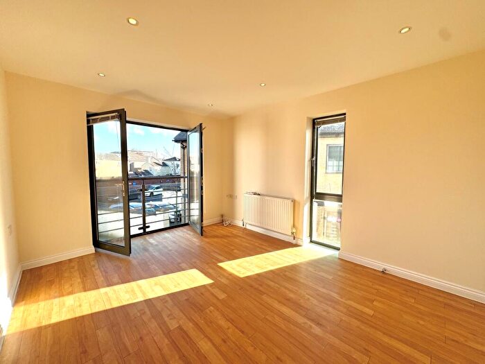 2 Bedroom Flat To Rent In Denmark Road, Poole, BH15