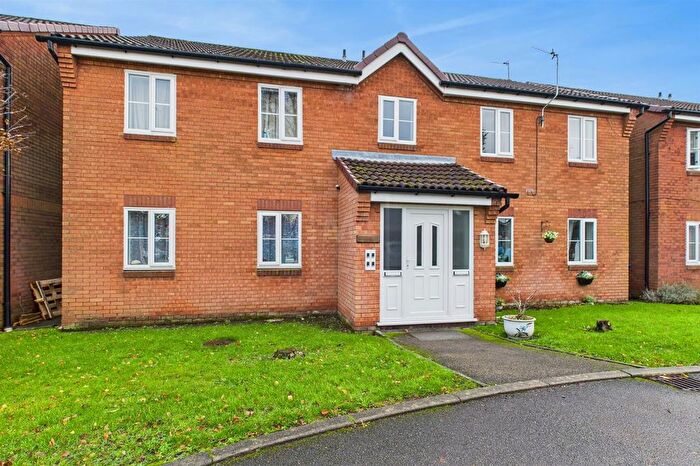 2 Bedroom Flat For Sale In Riverside Close, Warrington, WA1