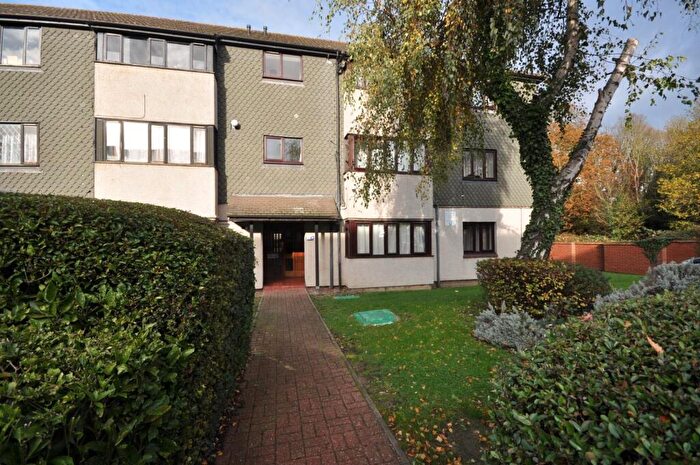 2 Bedroom Flat To Rent In Meresmans Teviot Avenue, Aveley, RM15