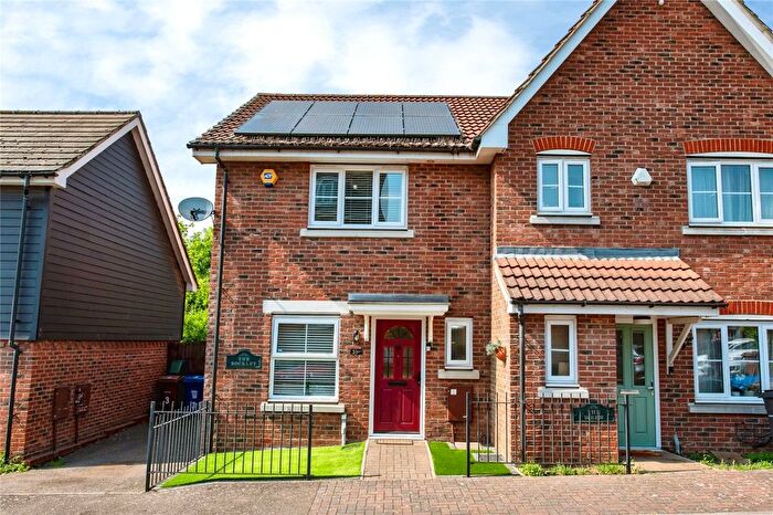2 Bedroom Semi-Detached House For Sale In Weymouth Drive, Chafford Hundred, Grays, Essex, RM16