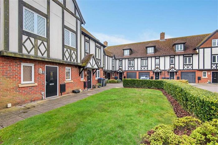 4 Bedroom House For Sale In Offington Lane, Worthing, BN14