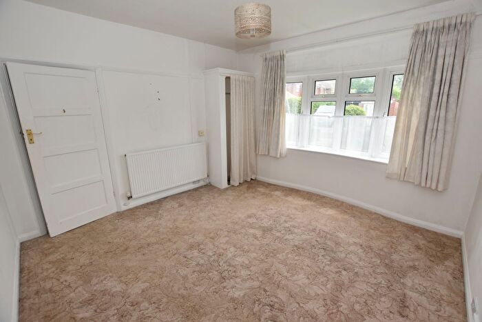 2 Bedroom Detached Bungalow For Sale In Mutrix Gardens, Margate, CT9