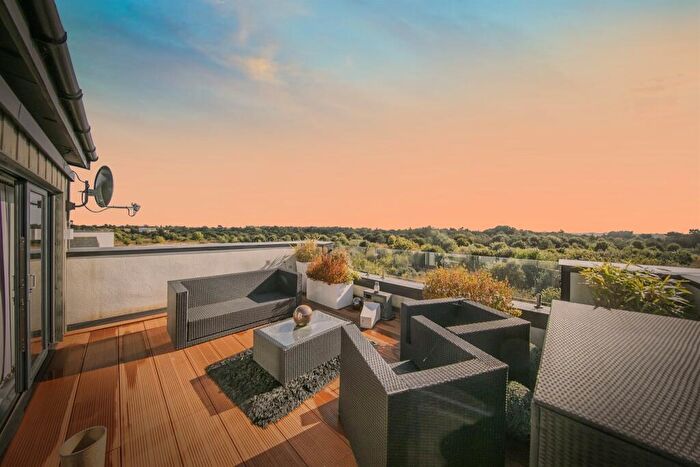 6 Bedroom Detached House For Sale In Dunwich Close, Ipswich, IP3