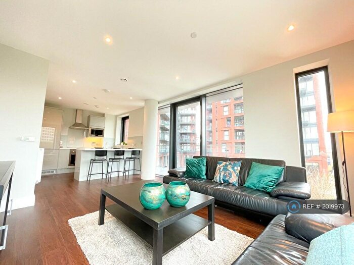 2 Bedroom Flat To Rent In Canary Wharf, London, E14