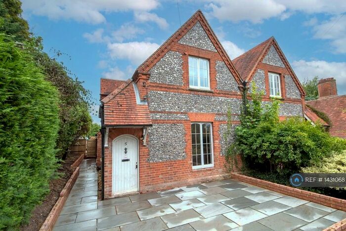 3 Bedroom Semi-Detached House To Rent In Hop Gardens, Henley-On-Thames, RG9