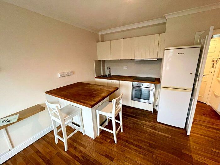 1 Bedroom Flat To Rent In Flat Hampshire Court Bourne Avenue, BH2