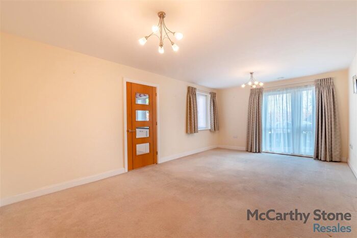 2 Bedroom Flat For Sale In Moorfield Road, Denham, UB9