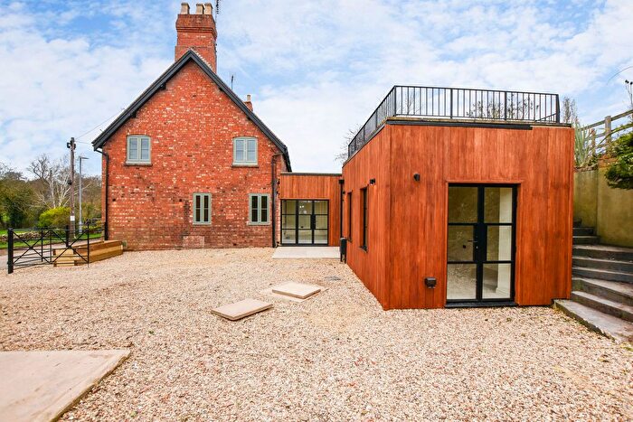 3 Bedroom Semi-Detached House For Sale In Mill Lane, Empingham, LE15