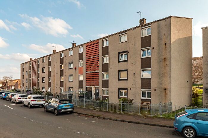 3 Bedroom Flat For Sale In / Calder Place, Edinburgh, EH11