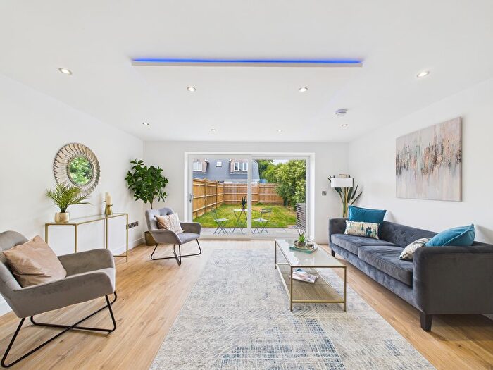 3 Bedroom Semi-Detached House To Rent In Crabtree Lane, Lancing, BN15