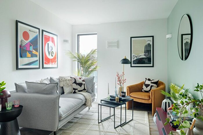 2 Bedroom Apartment To Rent In Polygon Street, Manchester, M13