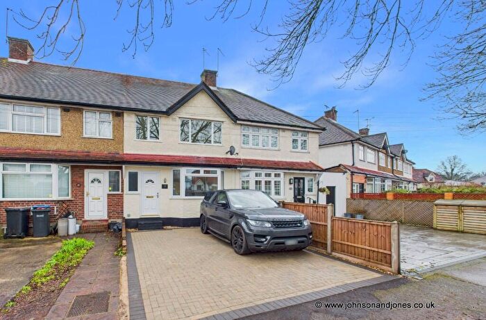 3 Bedroom House For Sale In St. Anns Road, Chertsey, Surrey, KT16