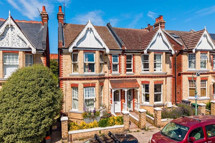 2 Bedroom Flat For Sale In Worcester Villas, Hove, BN3