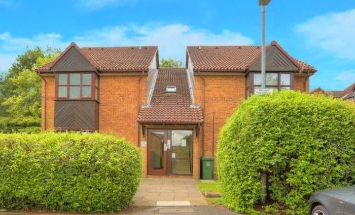 Studio To Rent In The Larches, Milford Close, St Albans, AL4
