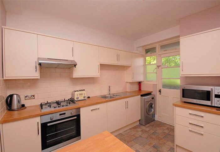 2 Bedroom Apartment To Rent In Selwyn Court, Blackheath Village, London, SE3