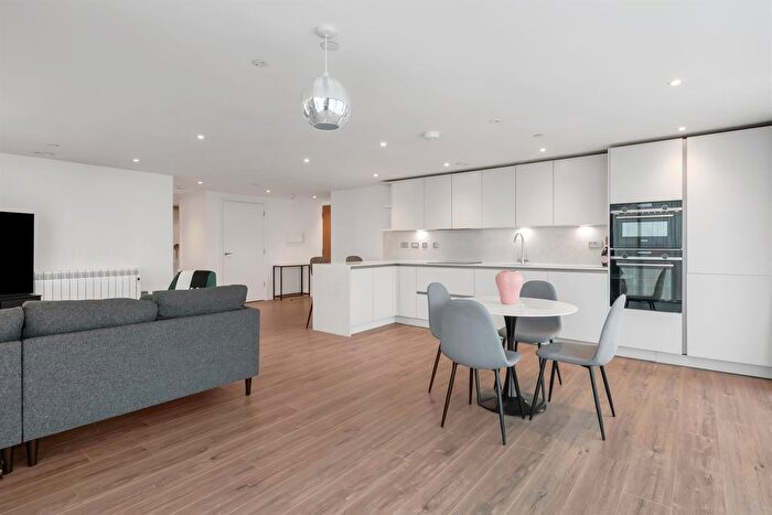 2 Bedroom Flat To Rent In The Waterside Apartments, West Bridgford, NG2