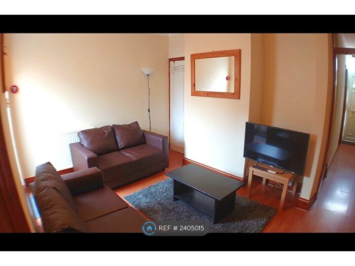 3 Bedroom Terraced House To Rent In Oxford Road, Southsea, PO5