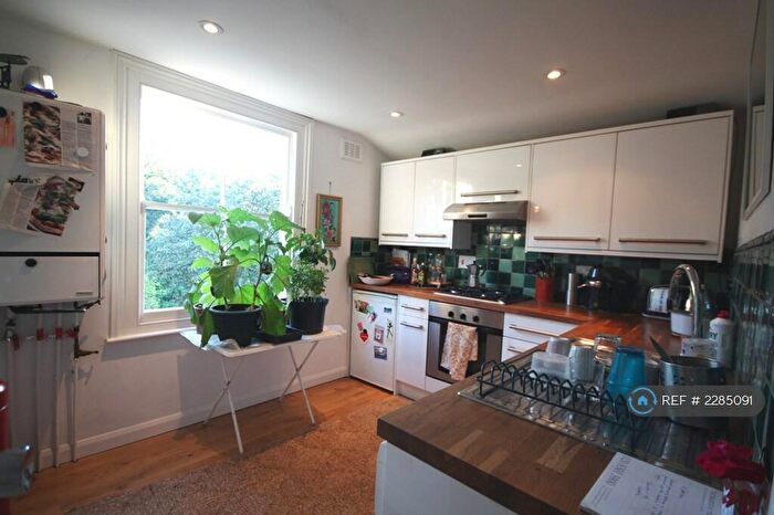2 Bedroom Flat To Rent In Manor Road, London, N16