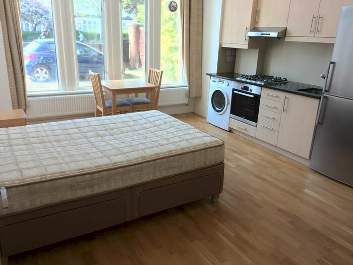 Studio To Rent In Very Near Fordhook Avenue Area, Ealing Common, W3