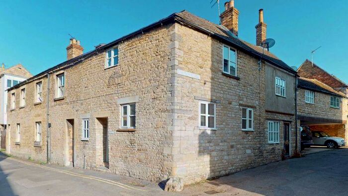 2 Bedroom Terraced House To Rent In Church Street, Stamford, PE9