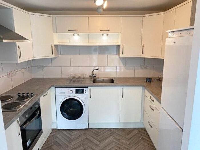 2 Bedroom Apartment To Rent In Messina House, Carddiff, CF10