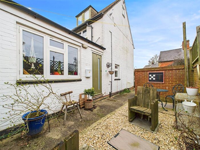 2 Bedroom Apartment To Rent In Moorend Lane, Thame, Oxfordshire, OX9