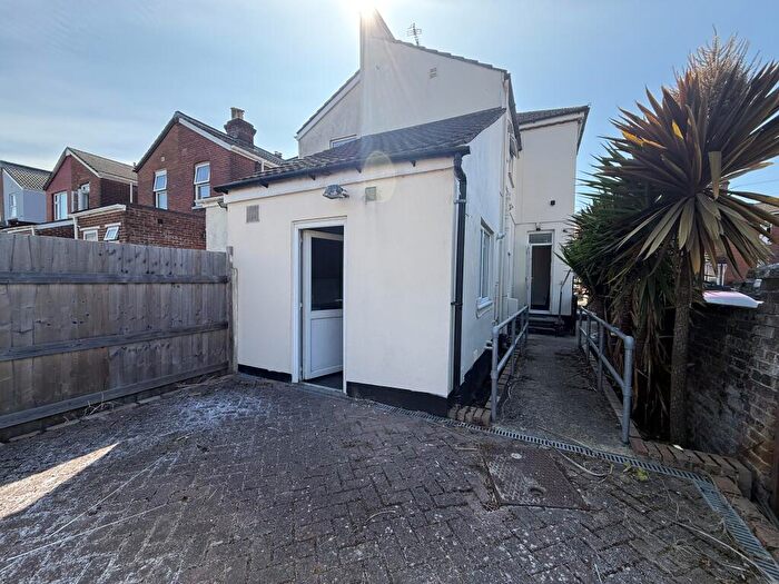 1 Bedroom Maisonette To Rent In Mortimer Road, Southampton, SO19