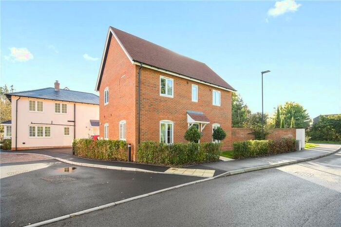 3 Bedroom Detached House To Rent In Oxlease Meadows, Romsey, Hampshire, SO51