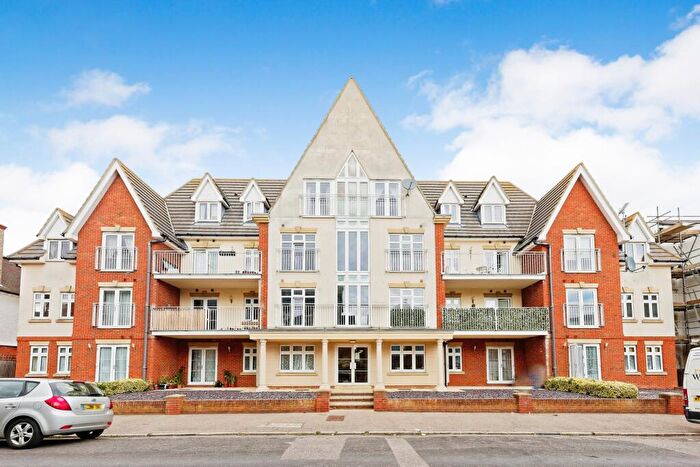 2 Bedroom Flat For Sale In St. Mildreds Road, Ramsgate, Kent, CT11
