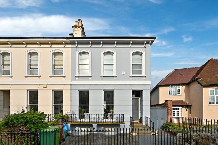 2 Bedroom Flat To Rent In Sydenham Villas Road, Cheltenham, Gloucestershire, GL52