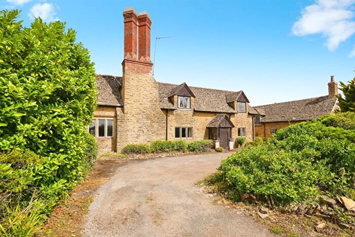 4 Bedroom Detached House For Sale In Station Road, Kingham, Chipping Norton, OX7