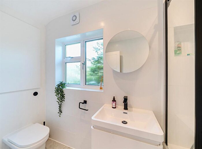 1 Bedroom Flat For Sale In Ilbert Street, London, W10