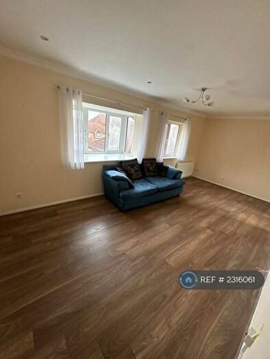 2 Bedroom Flat To Rent In Colombus Square, Erith, DA8