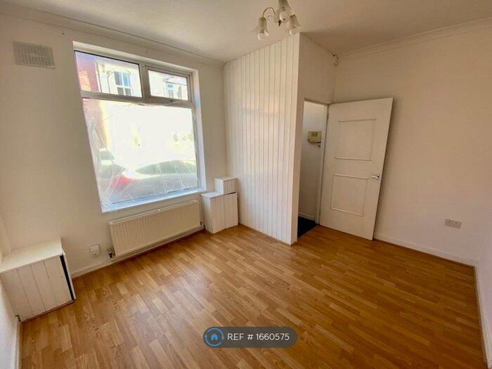 2 Bedroom Terraced House To Rent In Jones Street, Salford, M6