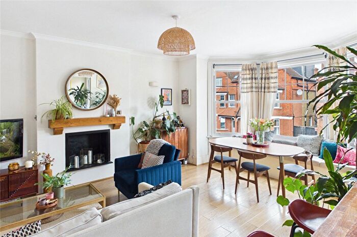 2 Bedroom Flat To Rent In Pinfold Road, London, SW16