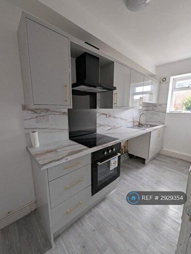 2 Bedroom End Of Terrace House To Rent In Blackmoorfoot Road, Huddersfield, HD4