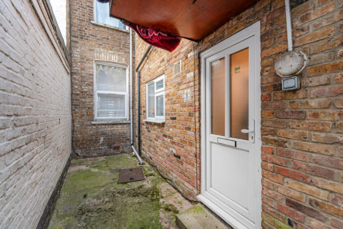 1 Bedroom Flat For Sale In Church Street, Edmonton, N9