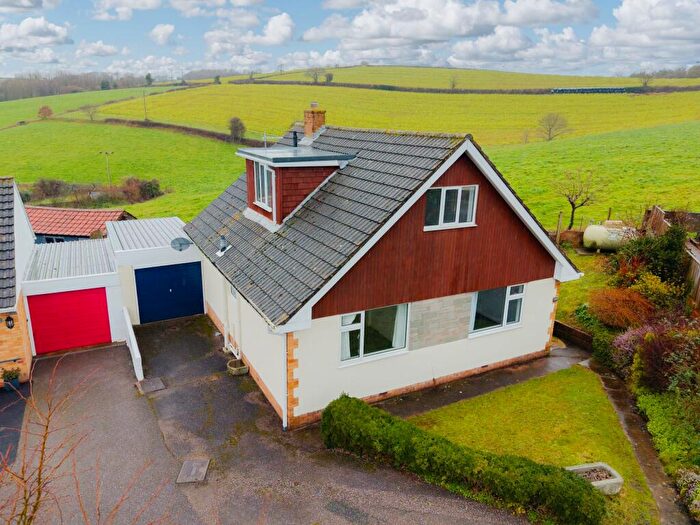 4 Bedroom Detached Bungalow For Sale In Orchard Close, Sandford, EX17